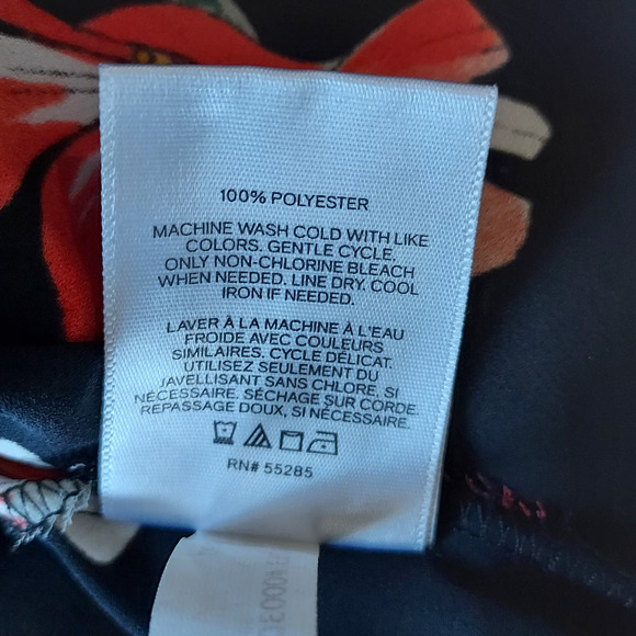 Express Black w/Red Floral Lightweight Blouse Size Small - Picture 12 of 12